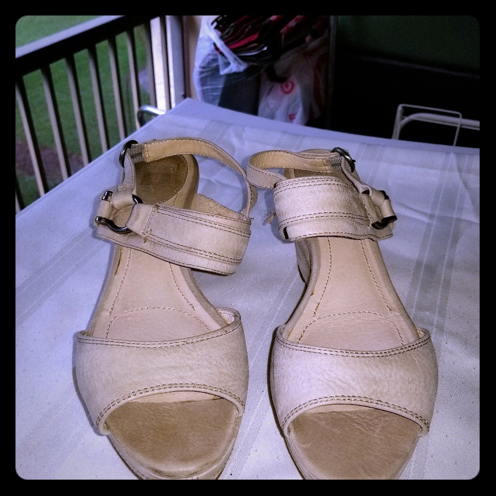 *PRE LOVED* Frye Carlie Slingback Leather Wedges